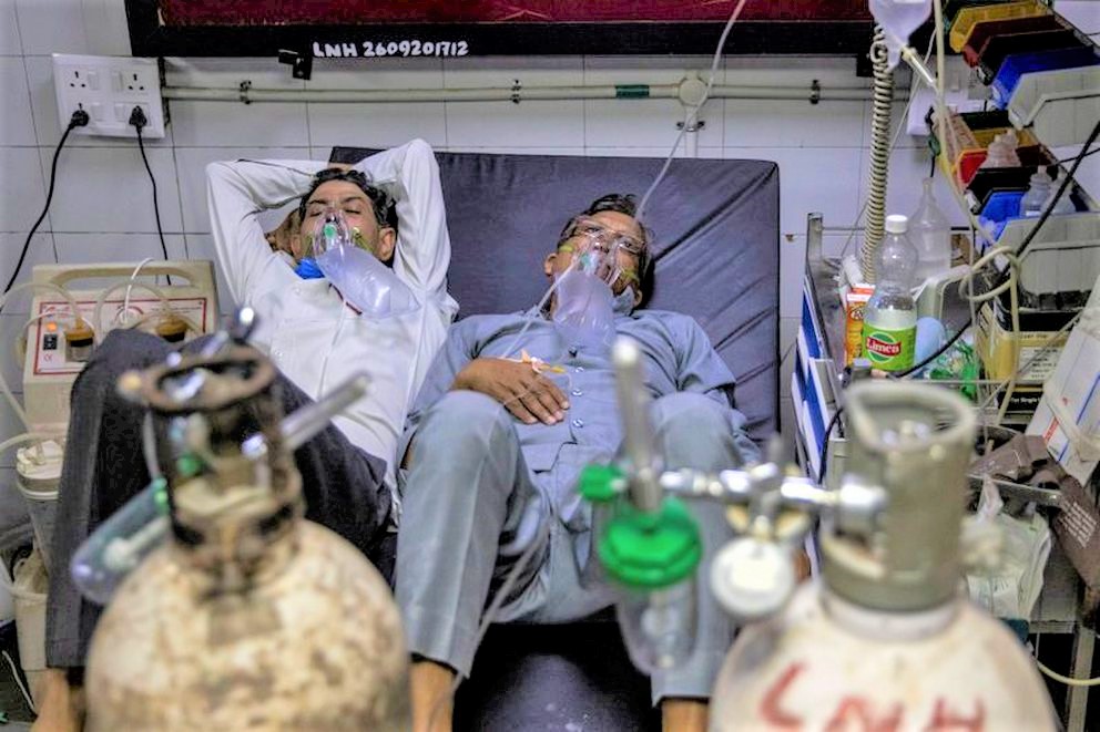 India registra en las últimas horas 350,000 contagios y 2,000 muertes por Coronavirus India registra en las últimas horas 350,000 contagios y 2,000 muertes por Coronavirus