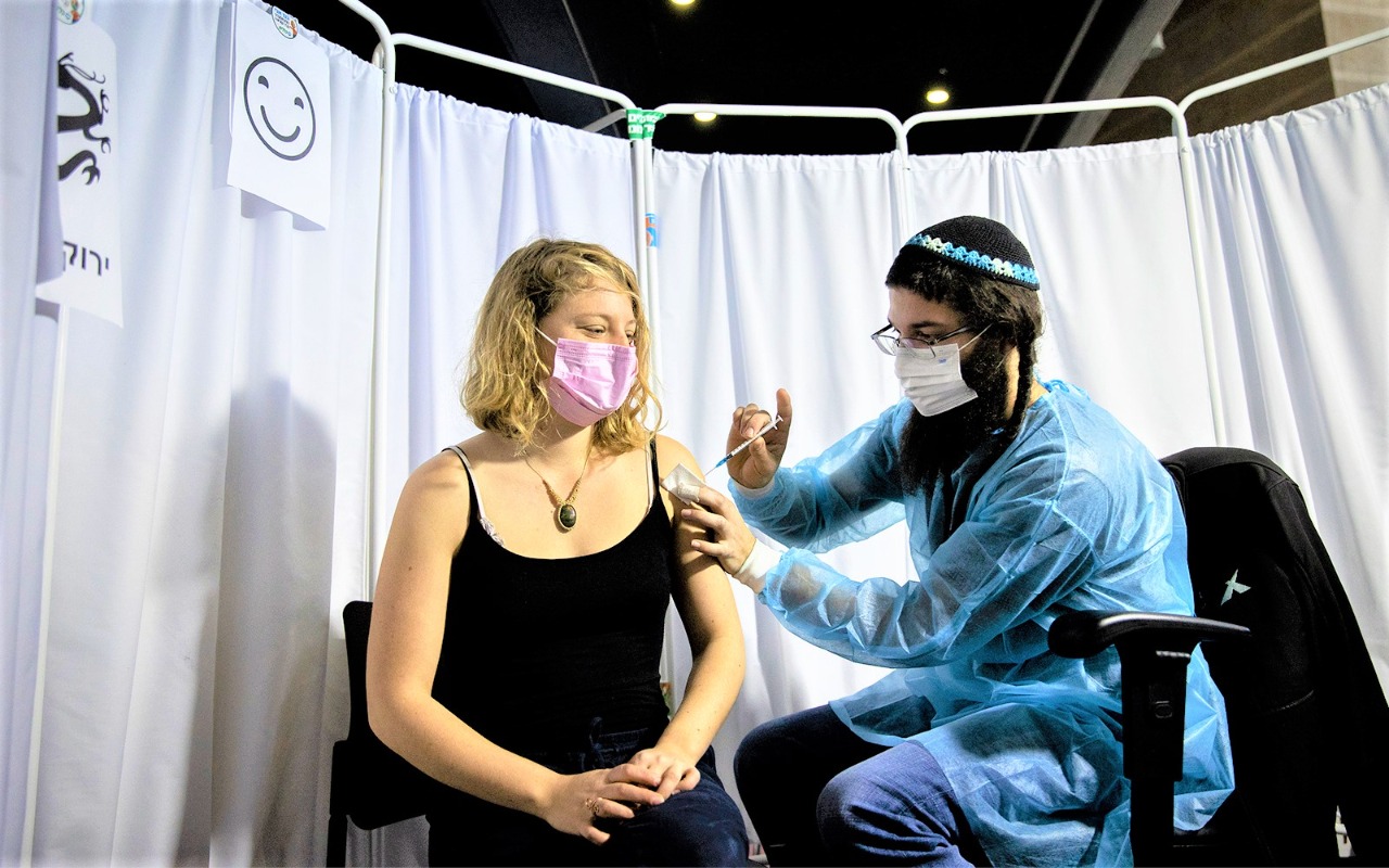 Israel registra apenas 38 casos de Covid-19 tras masiva vacunación Israel registra apenas 38 casos de Covid-19 tras masiva vacunación