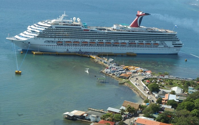 Vuelven cruceros a Islas de la Bahía