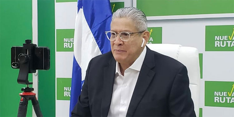 Esdras Amado López será el candidato presidencial de la “Nueva Ruta” Esdras Amado López será el candidato presidencial de la “Nueva Ruta”