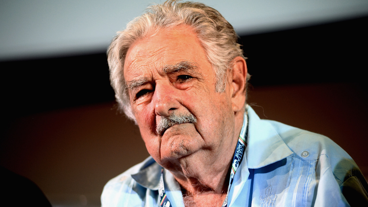 Expresidente de Uruguay José Mujica es operado de urgencia por una espina en el esófago