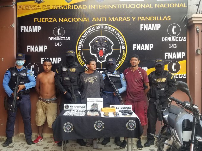 Capturan a supuestos miembros de banda “Los Pelones”  con cuatro motos robadas  en Choluteca