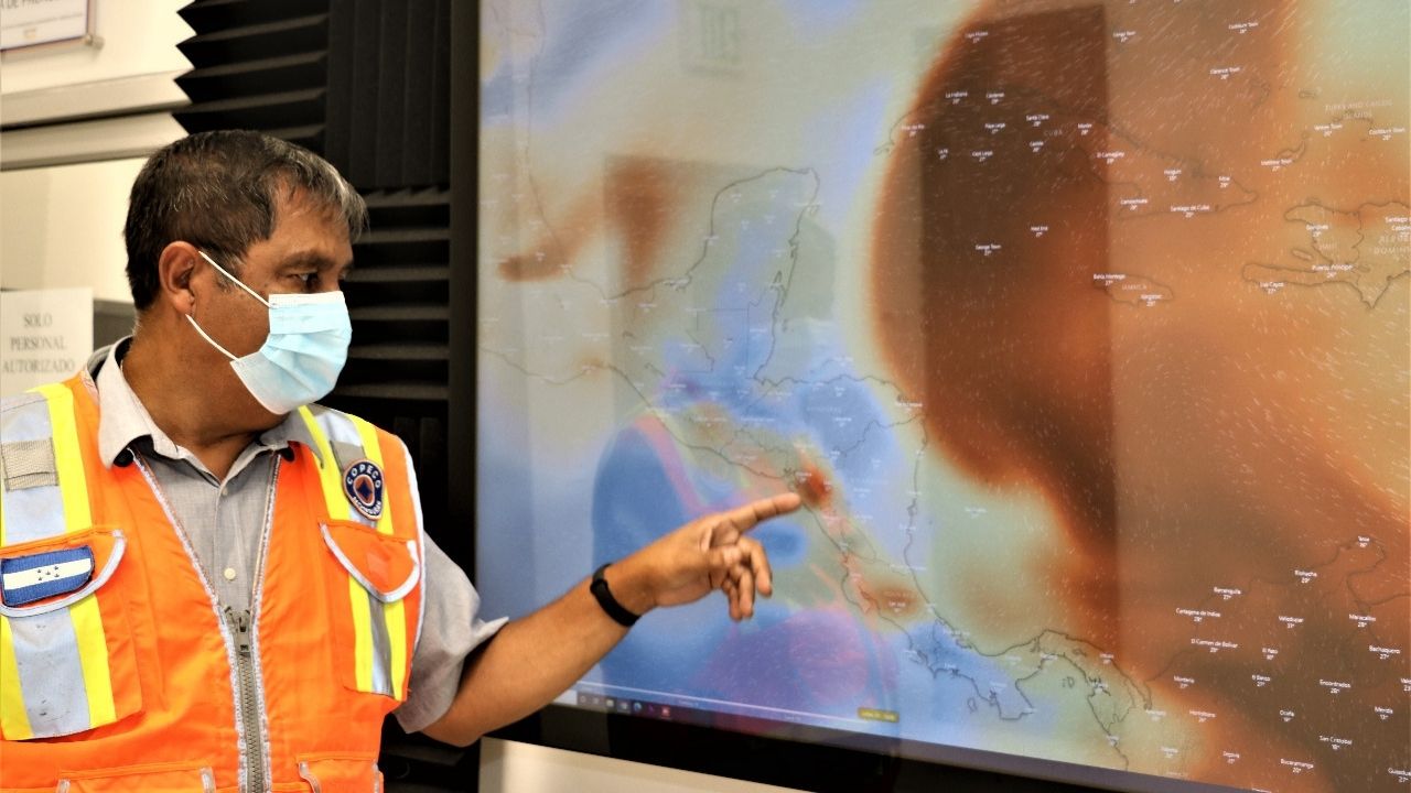 Nube de ceniza volcánica ingresa hoy al país por la Mosquitia