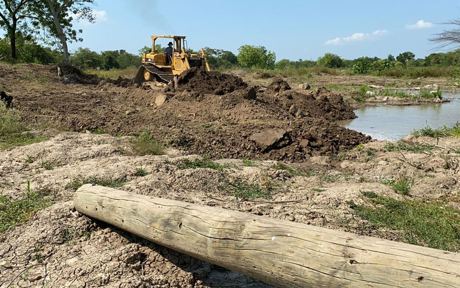 Ministro de Gobernación:  L16 millones se invierten en reparar bordo que rodea aeropuerto de SPS  