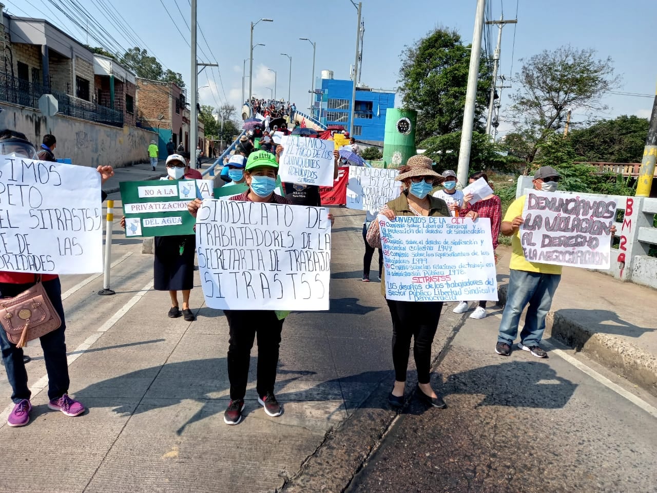 Centrales obreras conmemoran con multitudinarias  marchas  el Dia del Trabajador a nivel nacional