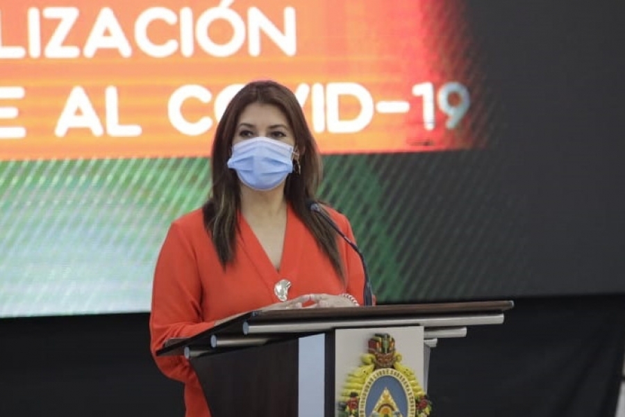 Ministra de Salud:   «Sería injusto suspender la vacunación»  