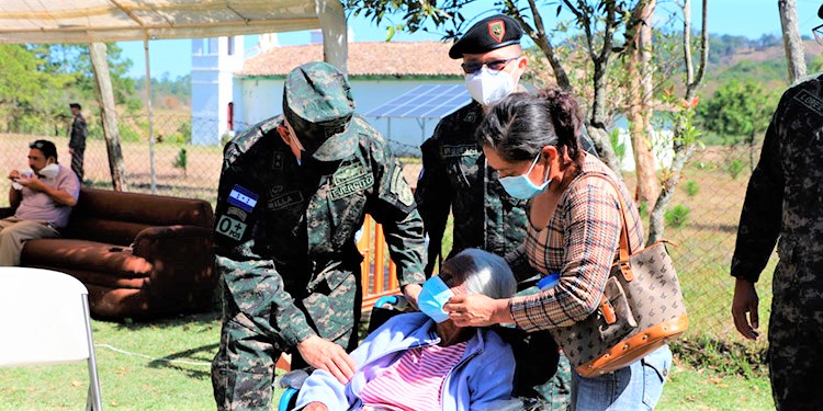 Vocero de las FFAA: Brigadas médico militares atienden cada una 3 mil personas diarias