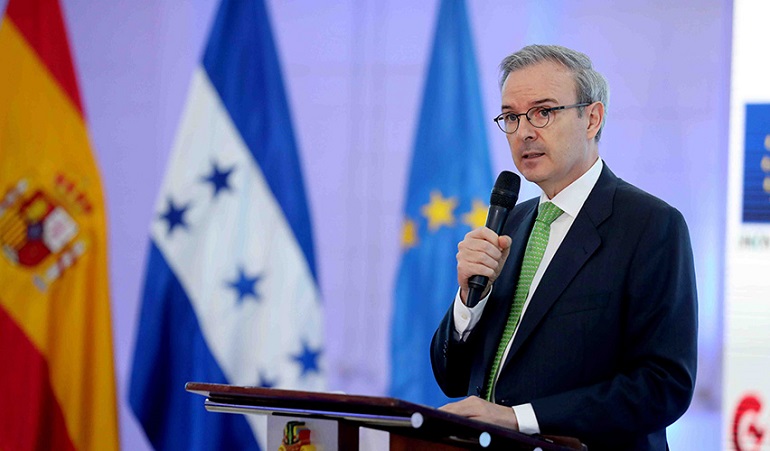 España pone a disposición unos 70 millones de euros para financiar proyectos de reconstrucción nacional