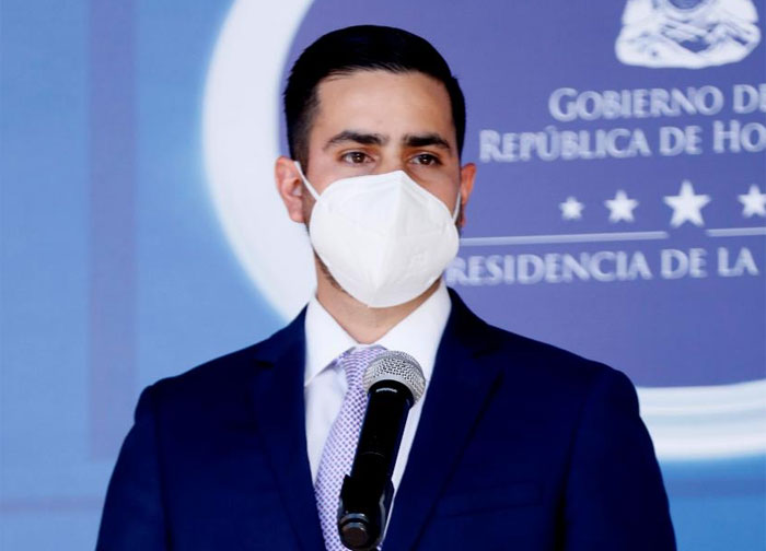 Viceministro Fredy Guillén: «Tras la segunda dosis de la vacuna los anticuerpos pueden generar entre nueve meses hasta un año de inmunización»