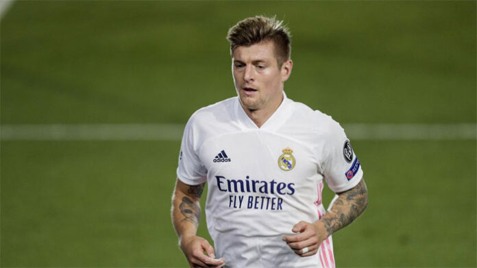 Tony Kroos, jugador del Real Madrid da positivo por Covid-19