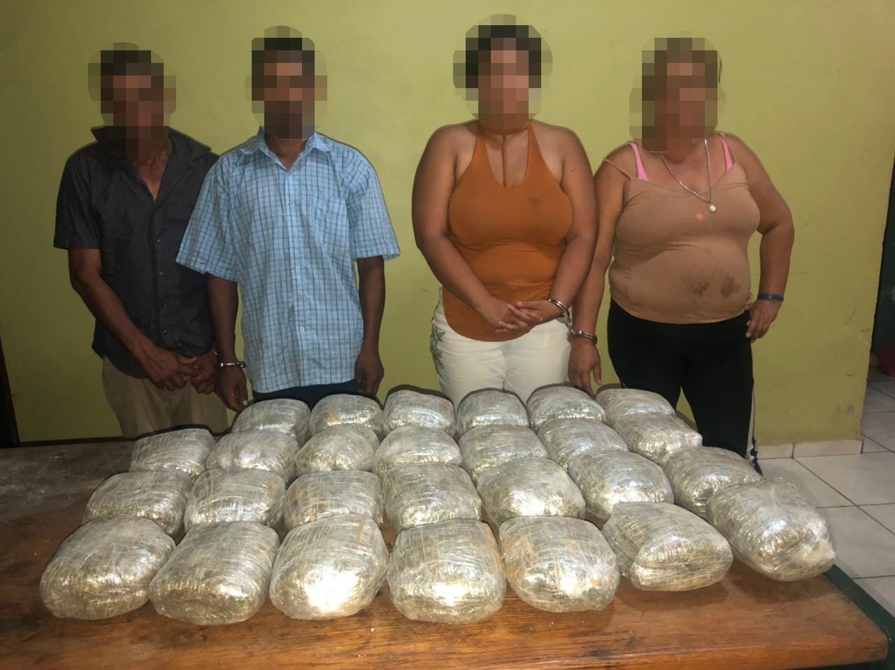Con 27 paquetes de marihuana detienen a 4 integrantes de «Los peludos» en Morazán , Yoro