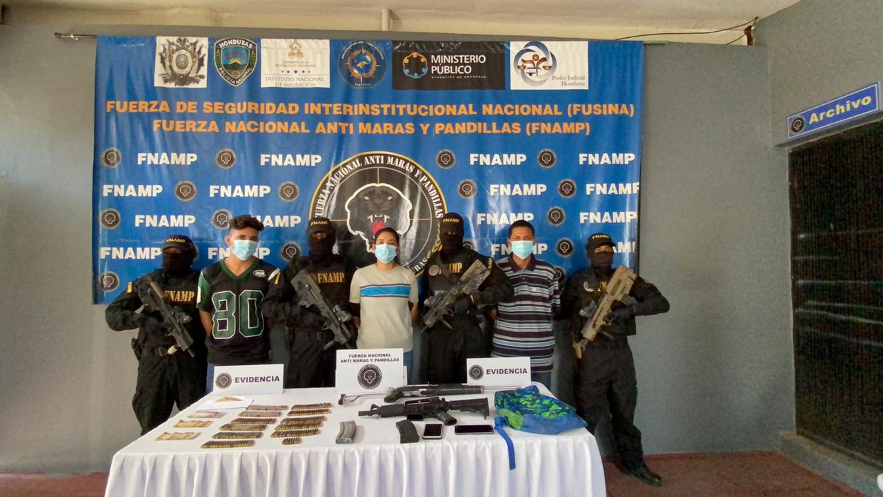 Fnamp Captura A 3 Miembros De La Pandilla 18 Con Armas De Grueso