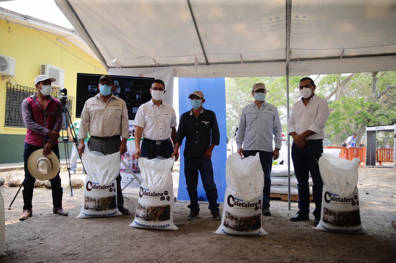 Bono Cafetalero beneficiará a más de 88,207 productores de todo el país