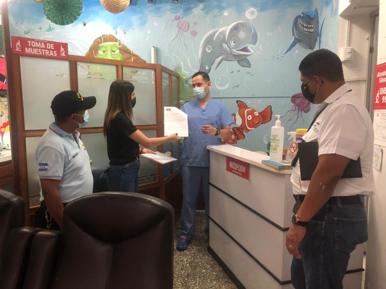 Sin medidas de bioseguridad y sistema de facturación trabajan algunos laboratorios clínicos en Danlí