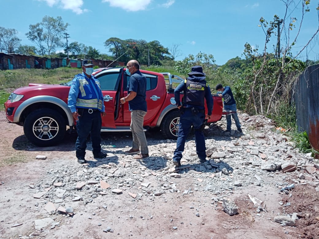 Detienen a nueve conductores por tirar desperdicio de construcción en zonas prohibidas Detienen a nueve conductores por tirar desperdicio de construcción en zonas prohibidas