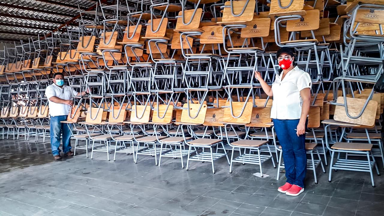 Gobierno distribuye mobiliario escolar en centros educativos de Lempira