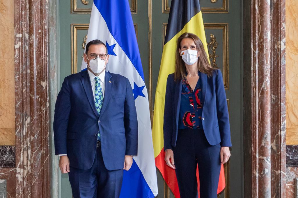 Representantes de Honduras y Bélgica firman acuerdo para fortalecer sus relaciones diplomáticas y de cooperación Representantes de Honduras y Bélgica firman acuerdo para fortalecer sus relaciones diplomáticas y de cooperación