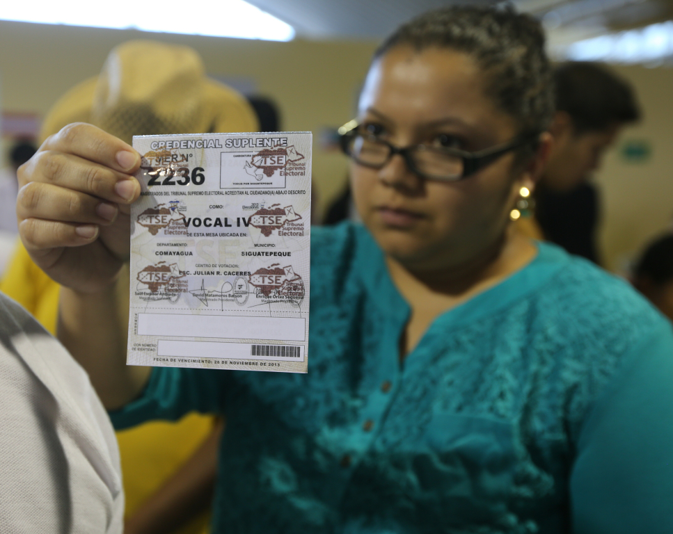 Diputado Antonio Rivera denuncia que Libre quiere que siga el tráfico de credenciales  