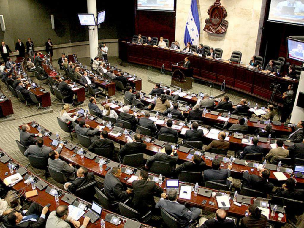 Comisión legislativa se reúne hoy para agendar artículos pendientes de Ley Electoral Comisión legislativa se reúne hoy para agendar artículos pendientes de Ley Electoral