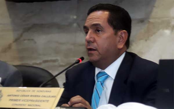 Vicepresidente del CN: «Esperamos que hoy aparezcan los de Libre » Vicepresidente del CN: «Esperamos que hoy aparezcan los de Libre »