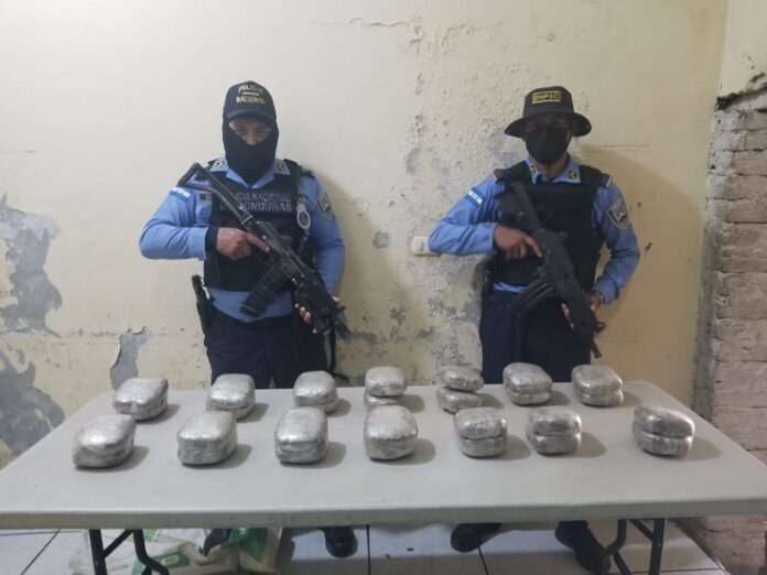 Encuentran 28 paquetes con droga en una motocicleta en zona sur de Honduras