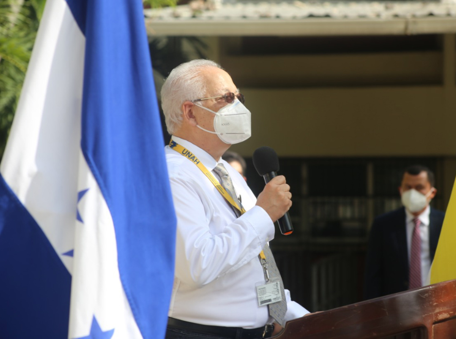 Rector de la UNAH:    «El sector educativo debe recibir la vacuna en el momento oportuno»