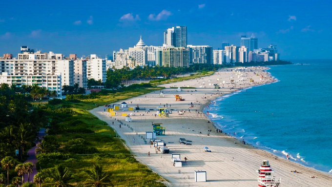 Miami convoca a vacunarse contra el covid-19 en la playa