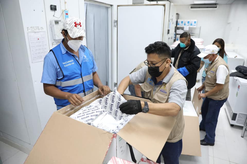 Esta semana llegan cuatro lotes de vacunas de Pfizer compradas por el Gobierno Esta semana llegan cuatro lotes de vacunas de Pfizer compradas por el Gobierno