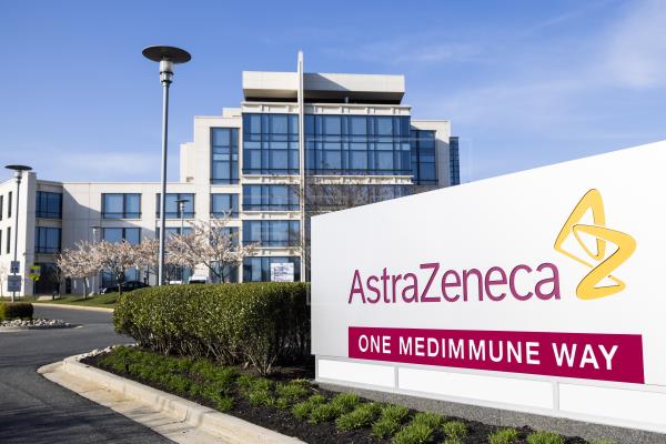 Un juzgado de Bruselas obliga a AstraZeneca a cumplir el calendario de entregas a la UE.