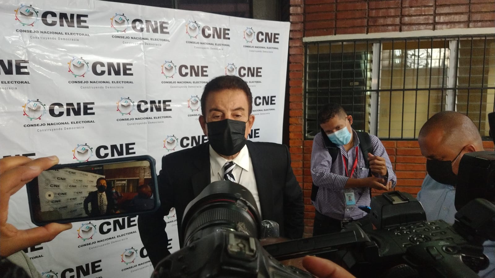 Política Limpia: Multan a tres partidos con un millón de lempiras Política Limpia: Multan a tres partidos con un millón de lempiras