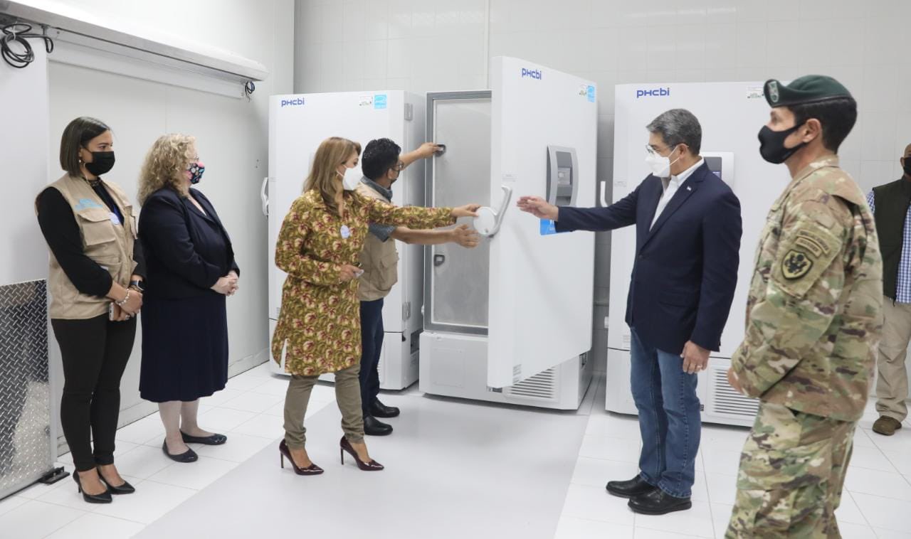 EEUU dona a Honduras cinco freezers valorados en L.1,727 millones para refrigeración de vacunas