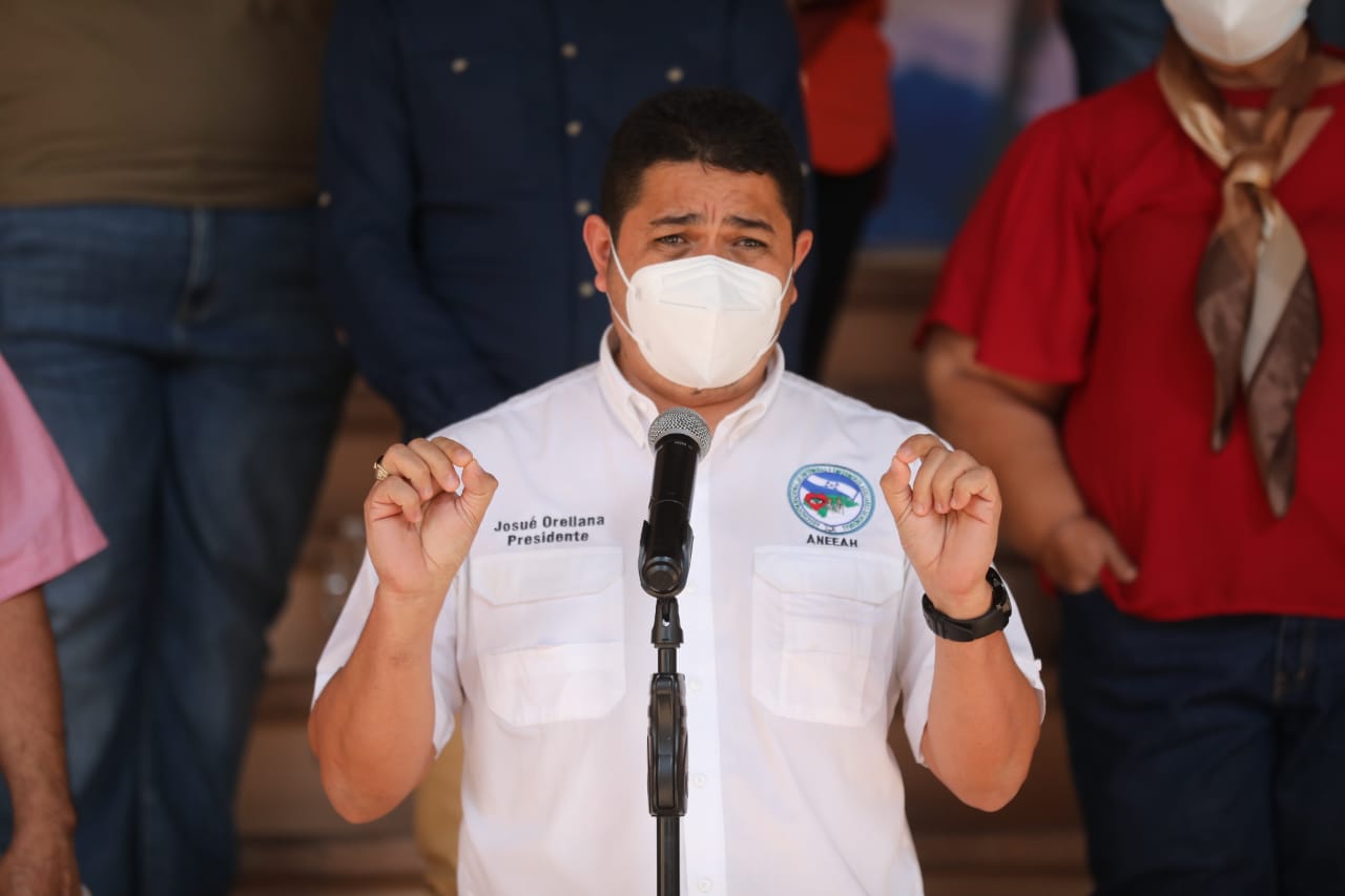 Presidente de la ANEEAH: «No ha muerto ni una enfermera auxiliar en 60 días, gracias a la vacuna»