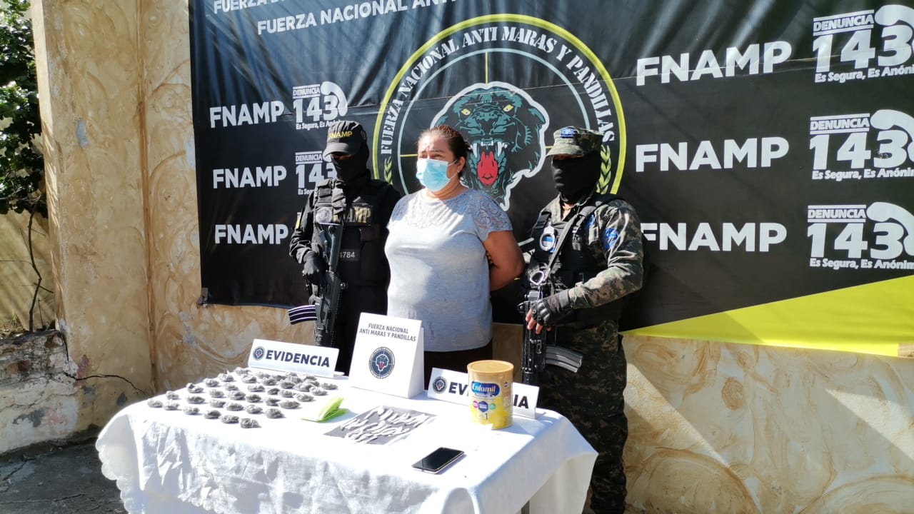 En posesión de droga capturan a «La Señora» de la MS-13 en Comayagua