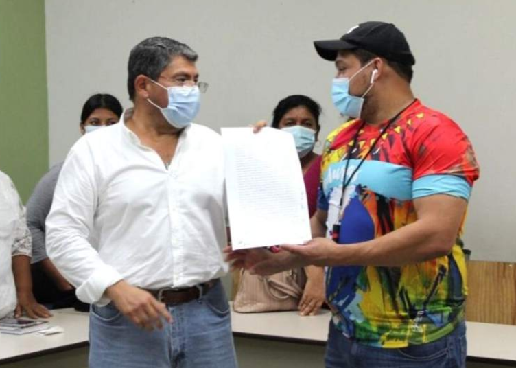 Habitantes de Chamelecón y autoridades firman acuerdo para reparación de bordos Habitantes de Chamelecón y autoridades firman acuerdo para reparación de bordos