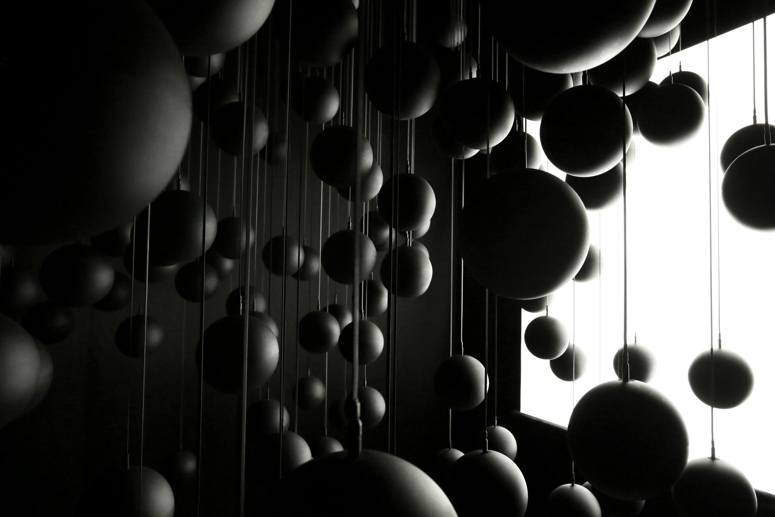 DARK MATTER – Un Mundo Paralelo De Luz, Espacio y Sonido