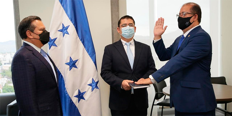 «$1,000 millones de necesitan para obtener unos 450 megavatios de energía a gas natural» Leonardo Deras