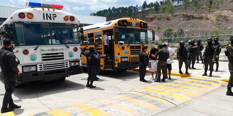 De la cárcel de «El Pozo» a Támara trasladan alrededor de 57 privados de libertad