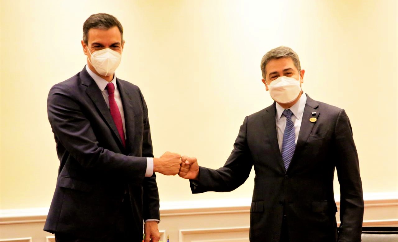 Presidente Hernández y jefe del Gobierno español dialogan sobre migración y conectividad digital para mejorar sistema educativo de Honduras