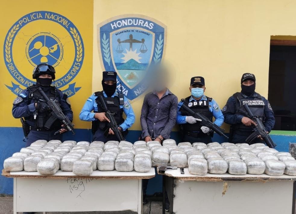 Sujeto es capturado con 96 paquetes de supuesta marihuana en Olancho