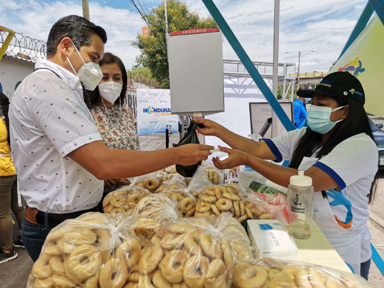 Gobierno beneficiará más de 176.000 productores con bonos para reactivar y desarrollar sector agropecuario Gobierno beneficiará más de 176.000 productores con bonos para reactivar y desarrollar sector agropecuario