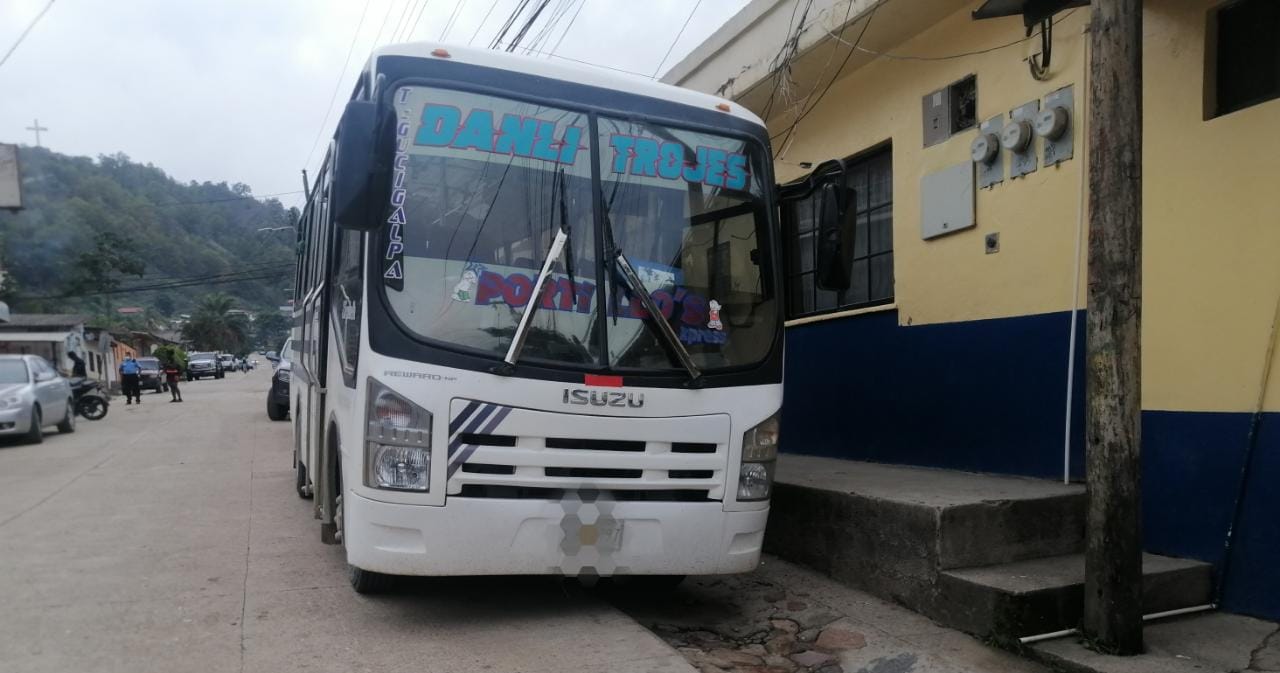Capturan en El Paraíso a dos hondureños cuando trasladaban de manera irregular a 14 extranjeros  
