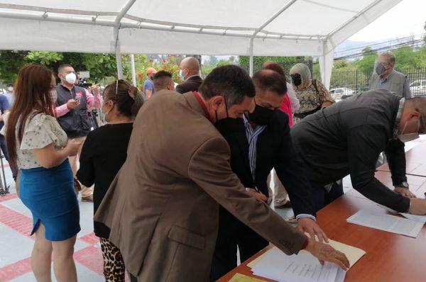 Partidos minoritarios presentan recurso de inconstitucionalidad en contra de la nueva Ley Electoral