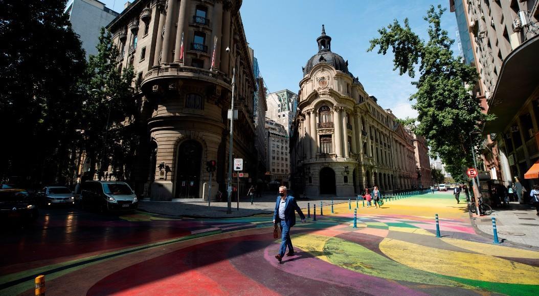 Chile confina Santiago por colapso sanitario pese a la alta tasa de vacunación