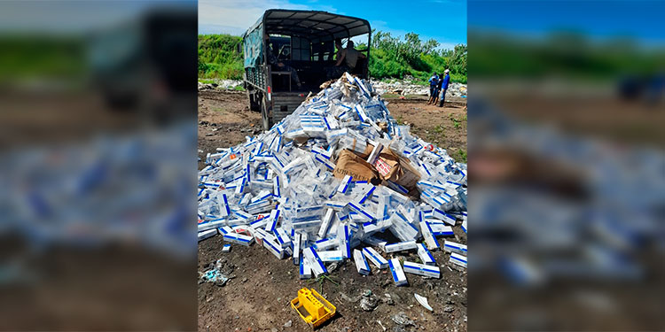Unas 140 cajas de cigarros decomisados son incinerados en Choluteca Unas 140 cajas de cigarros decomisados son incinerados en Choluteca