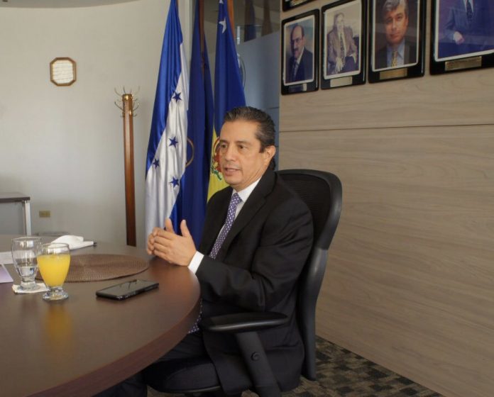 Daniel Fortín: Se debe crear una fórmula para reajustar el salario mínimo