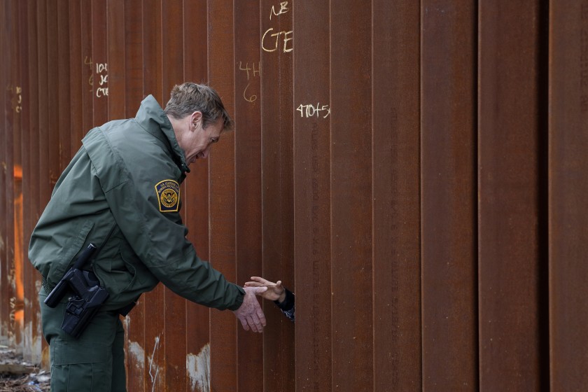 Biden destituyó al jefe de la Patrulla Fronteriza de EEUU nombrado por Trump