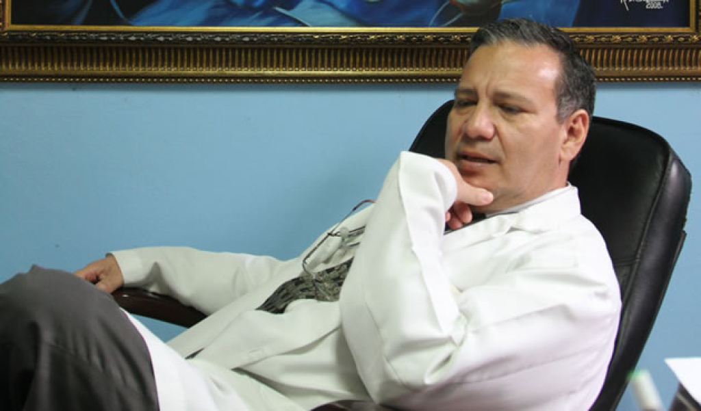 Vicepresidente del CMH :  «Solo vacunando masivamente se podrá reducir los altos índices contagio de Covid-19»