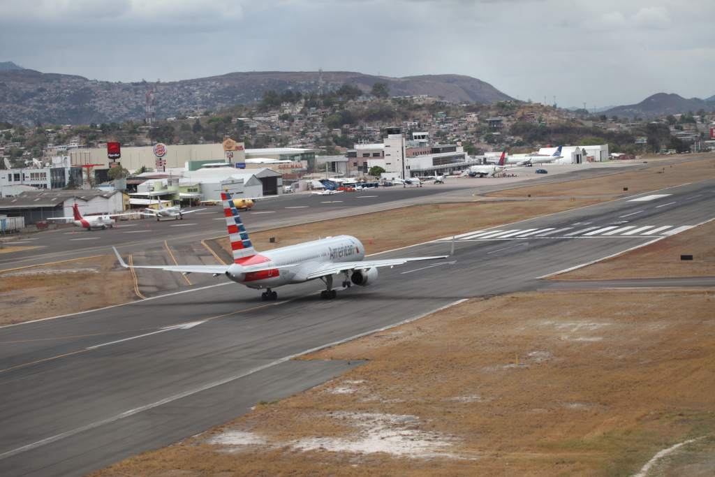 Exministro de Turismo: Lo ideal es que Toncontín siga operando aún entrando en funciones Palmerola