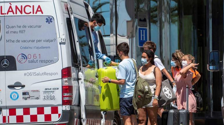 Cientos de jóvenes contagiados deja «Macrobrote» de Covid-19 en España Cientos de jóvenes contagiados deja «Macrobrote» de Covid-19 en España