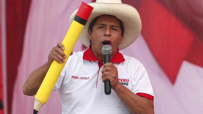 Pedro Castillo gana elecciones en Perú, pero un recurso de Fujimori demora la proclamación